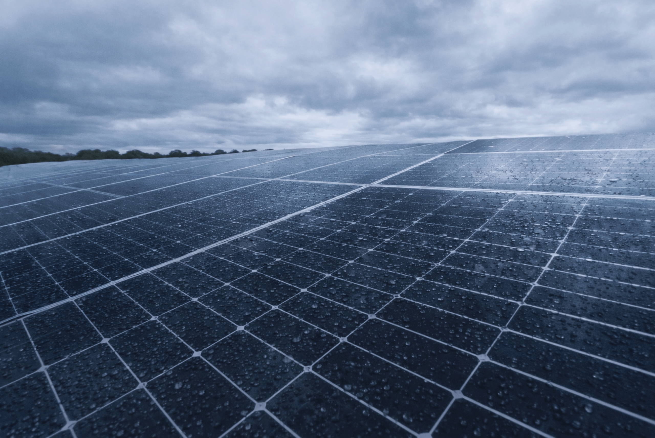 paneles solares funcionan en días nublados